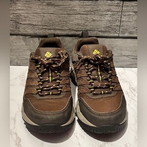Columbia Strata Trail Low hiking sneaker, lightweight, durable and grippy.